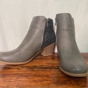 Journey & Crew Glitter Ankle Boots Size 10- Excellent Preowned Condition